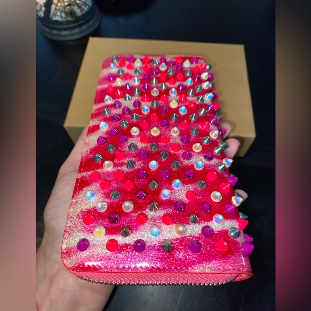 ✨🩷Christian Louboutin Panettone Glitter Spike Wallet🩷✨ - Picture 15 of 15